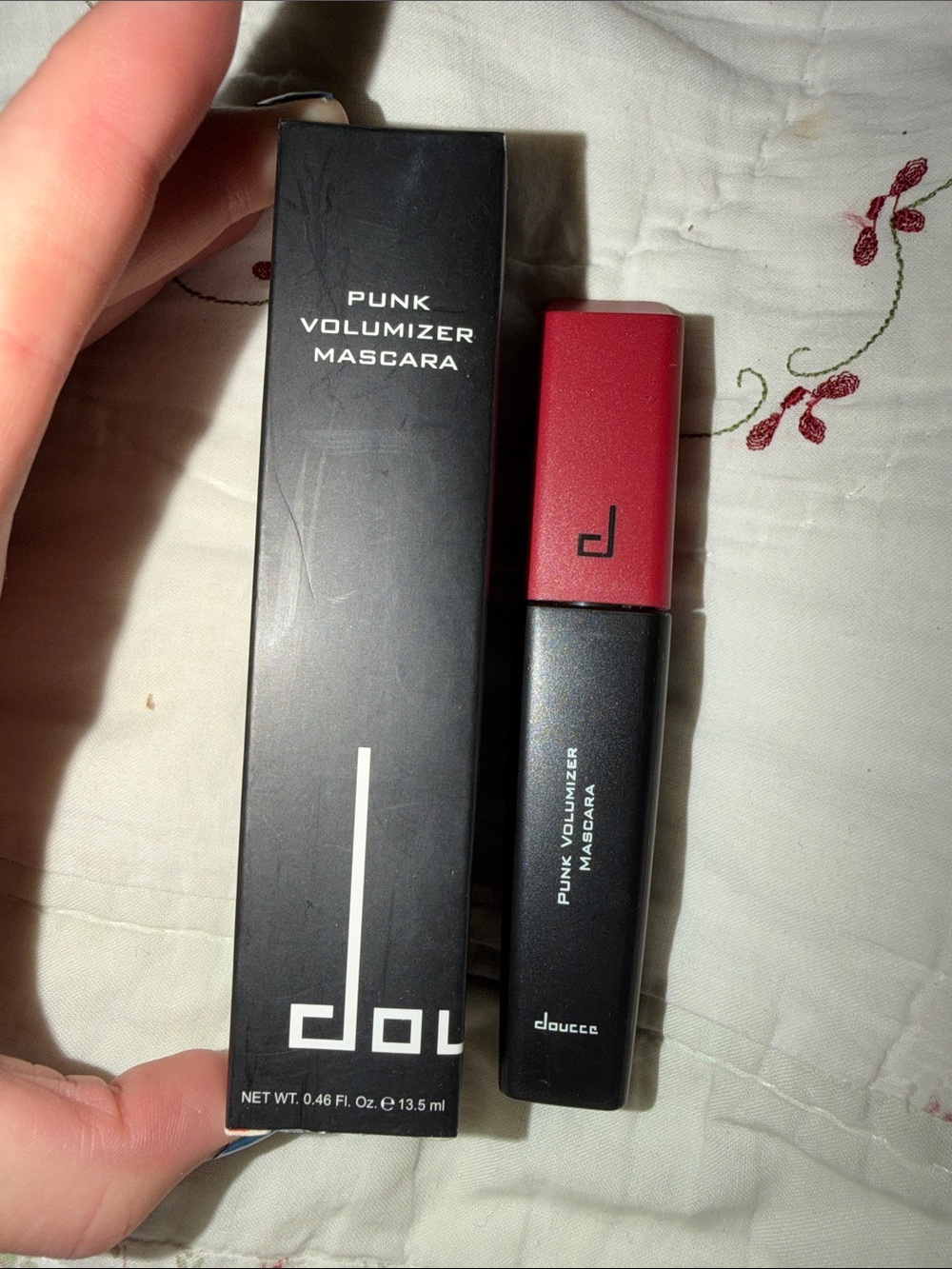 Doucce Punk Volumizer Mascara – Black with Red Cap